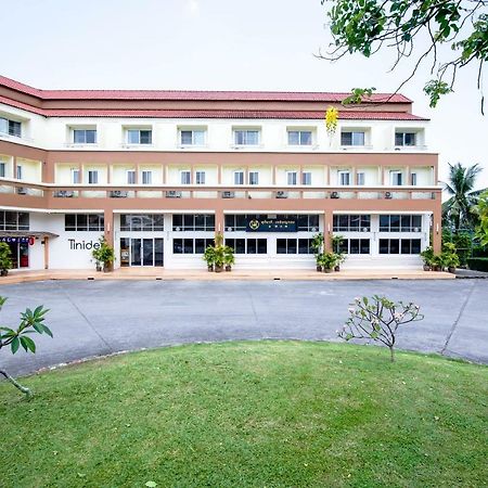 Tinidee Hotel Ranong Buitenkant foto