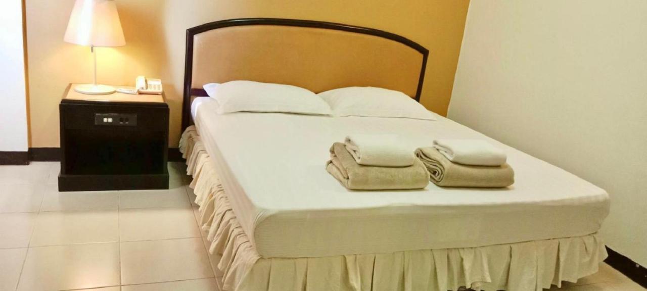 Tinidee Hotel Ranong Buitenkant foto