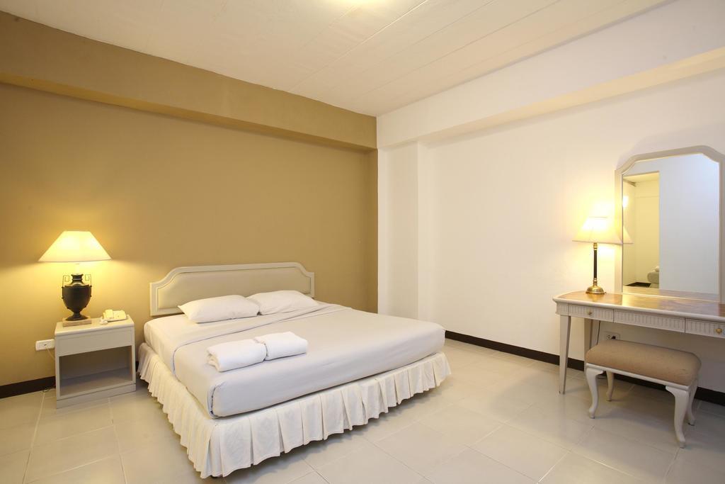 Tinidee Hotel Ranong Buitenkant foto