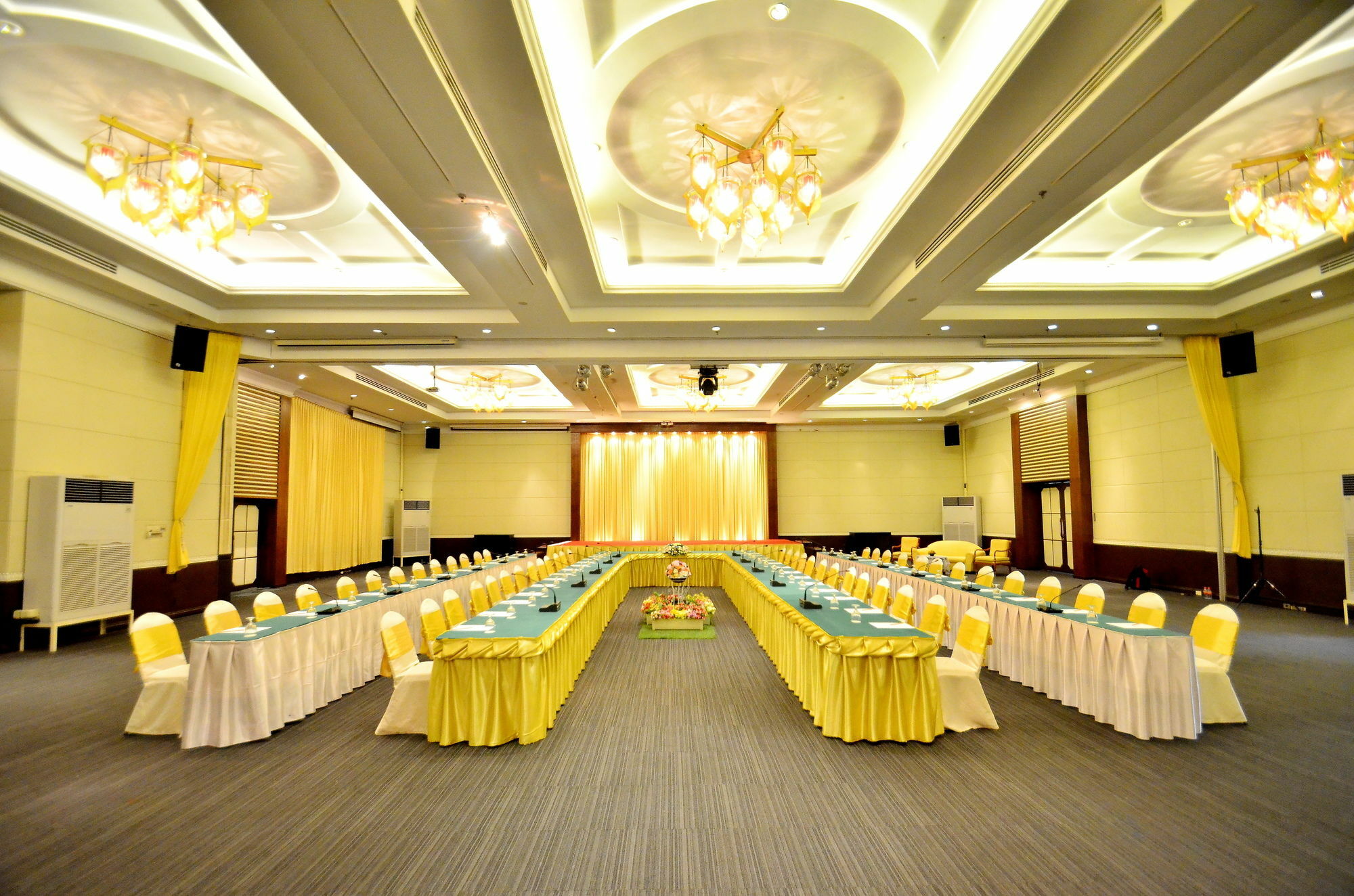 Tinidee Hotel Ranong Buitenkant foto