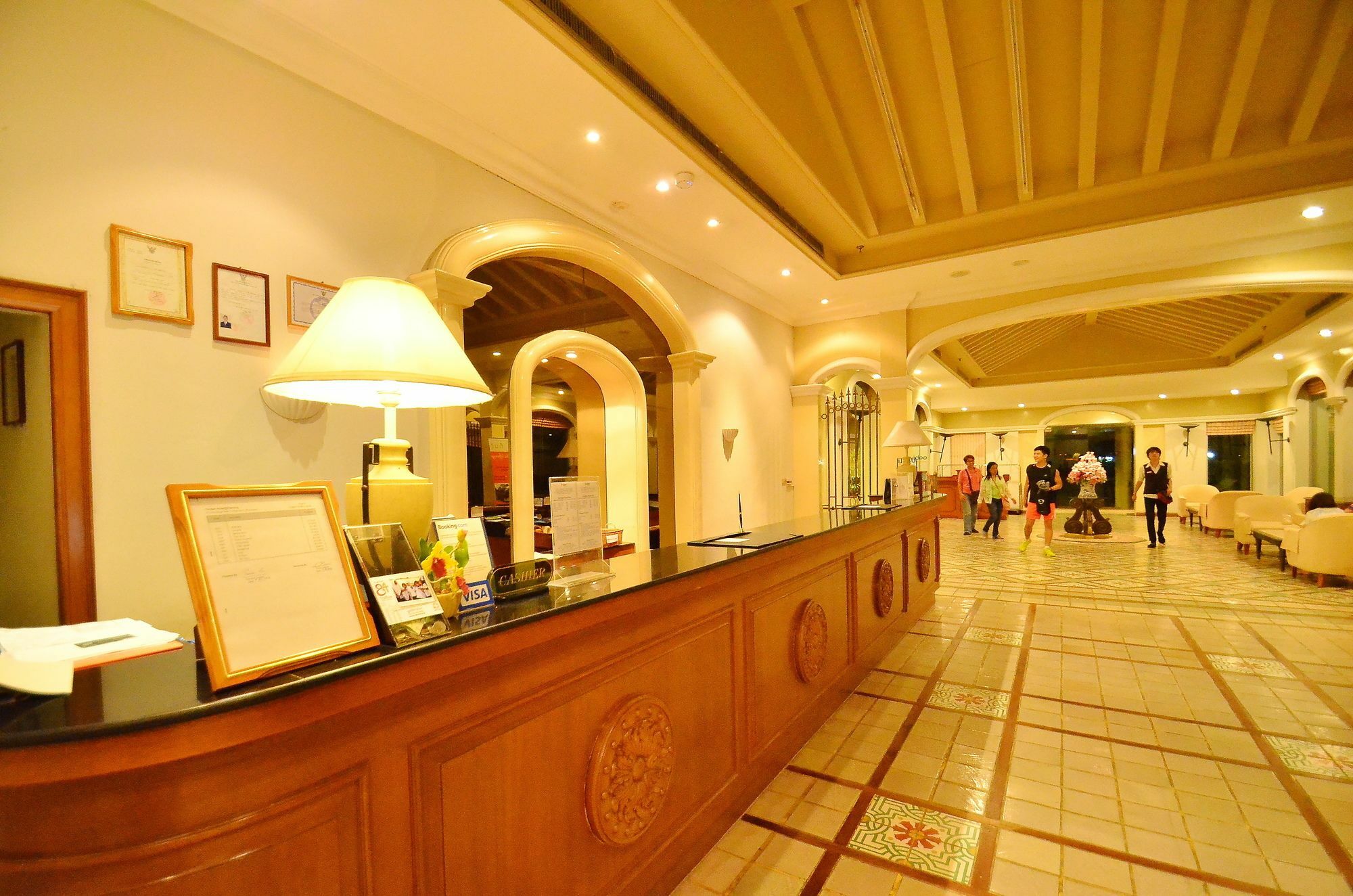Tinidee Hotel Ranong Buitenkant foto