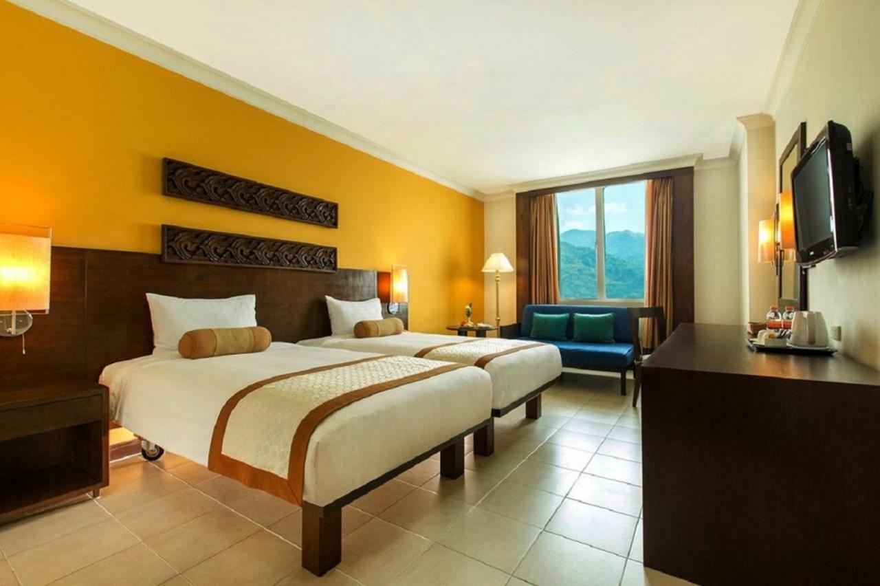 Tinidee Hotel Ranong Buitenkant foto