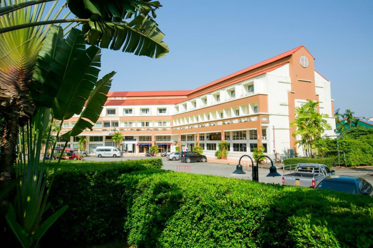 Tinidee Hotel Ranong Buitenkant foto